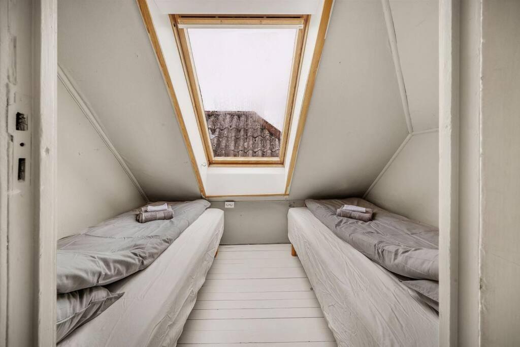 Ferienhaus Dinbnb Homes I 4-bedroom Historical House In Romantic Surroundings *